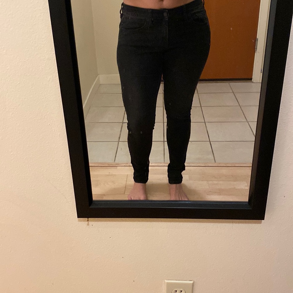 Black skinny jeans. Size 6. Universal Thread.